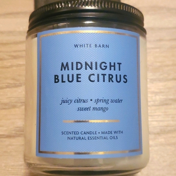 White Barn Candle Midnight Blue Citrus - Picture 1 of 3